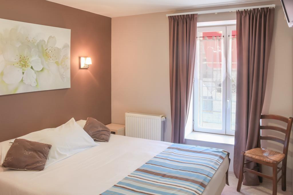 Logis Hotel Restaurant De La Dore Vertolaye Eksteriør billede