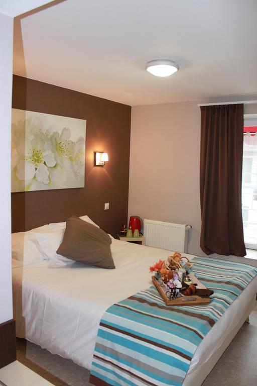 Logis Hotel Restaurant De La Dore Vertolaye Eksteriør billede