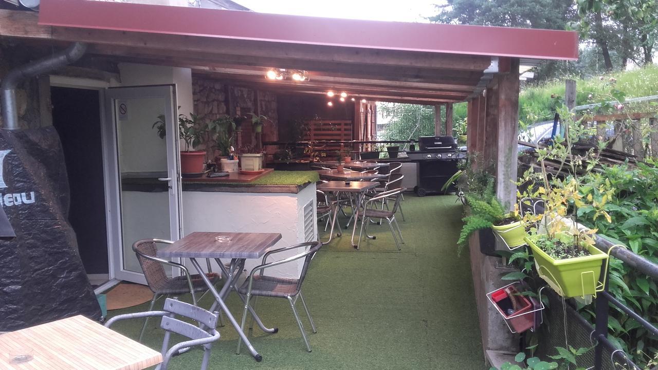 Logis Hotel Restaurant De La Dore Vertolaye Eksteriør billede