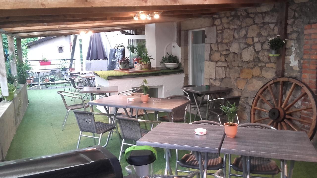 Logis Hotel Restaurant De La Dore Vertolaye Eksteriør billede